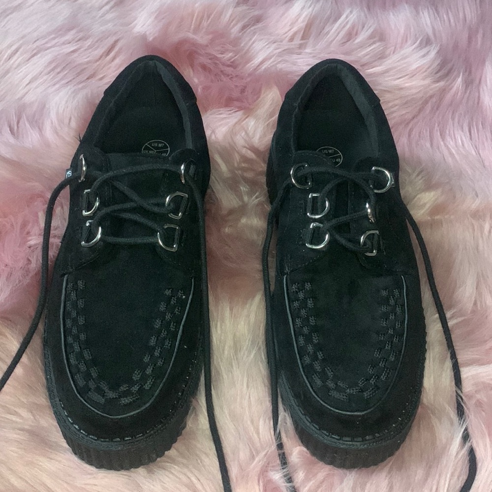 Women’s Black Creppers